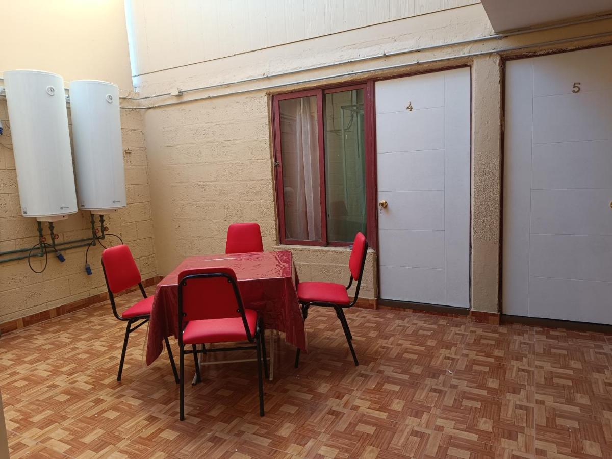 Hostal Ollague, Habitaciones Con Bano Privado Calama Esterno foto